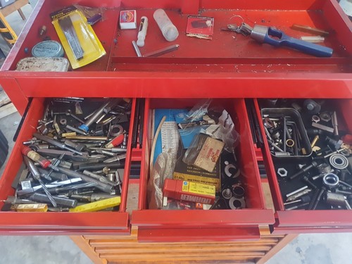 Beta top and bottom - tool, chest